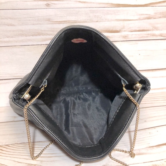 Vintage 80’s Ande Black Leather Clutch/Crossbody Gold Chain Strap - Picture 5 of 11